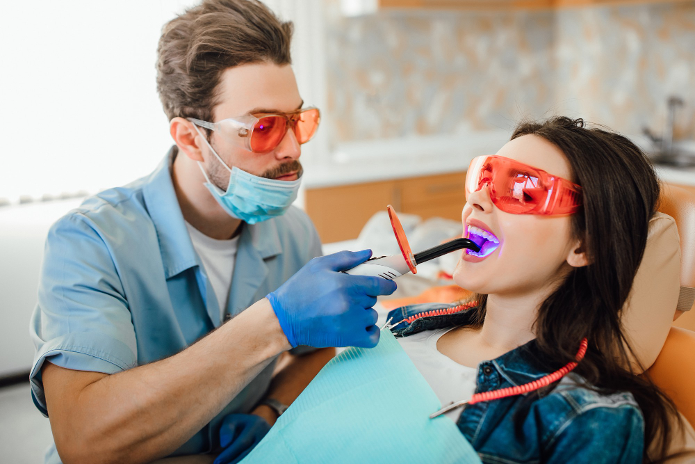تنظيف أسنان احترافي في Mint Dental Care في دبي